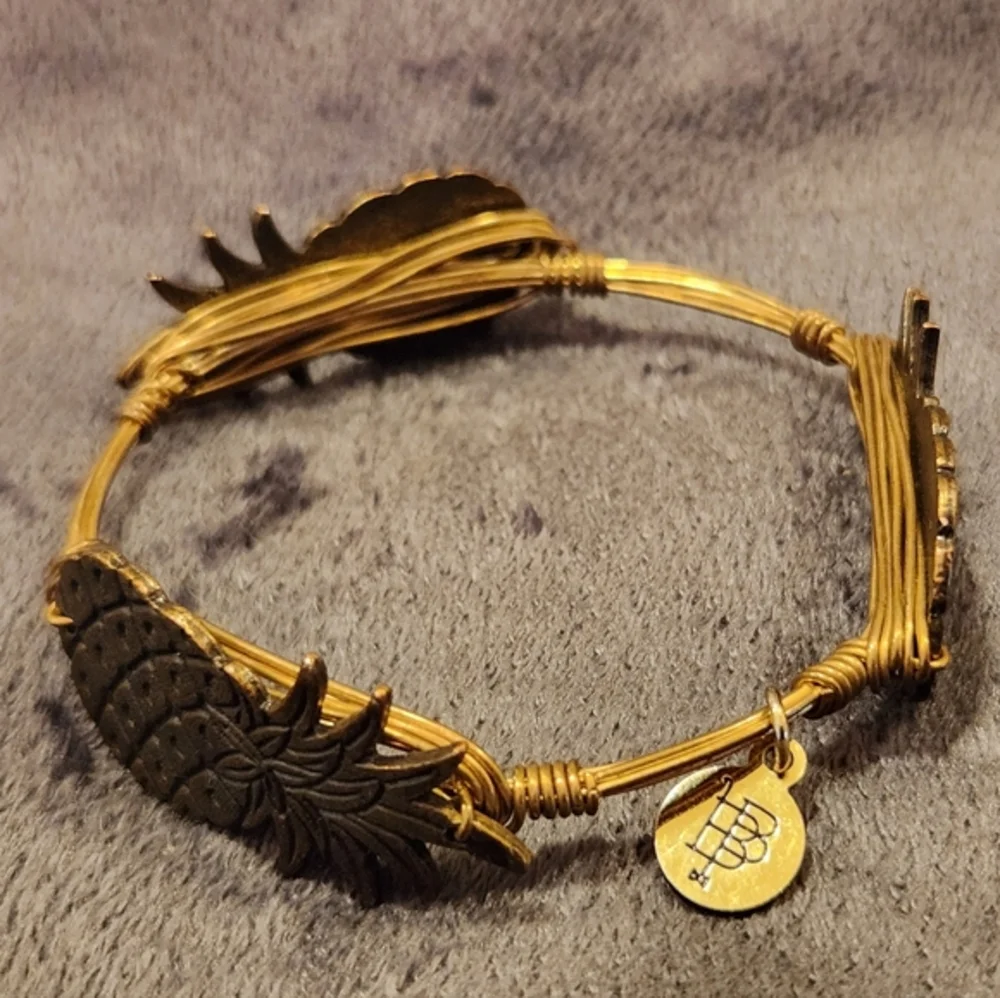 Designer BOURBON & BOWETIES Pewter Pineapple Gold Dipped Wire‎ Bangle Bra…